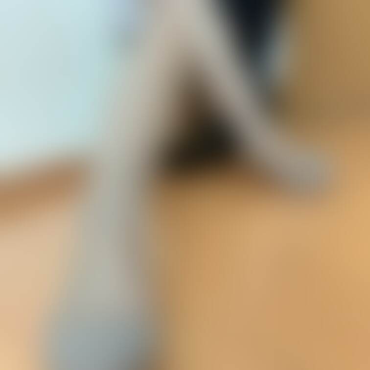 グレーのストッキングでおきゅいん！
グレーからのチラ見えがフェチぃでしょ？