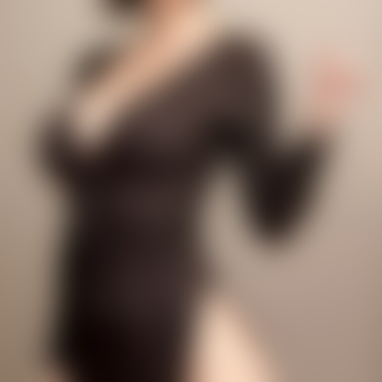 ちょっと、脂肪ののった抱きごごち良さそうな肢体です。
ヌードは通院コースでお楽しみください。