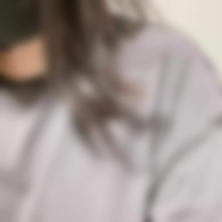 初投稿顔出しプラン（前髪お化け）でございます。
ミミカの中の人。凡人メガネ喪女爆誕