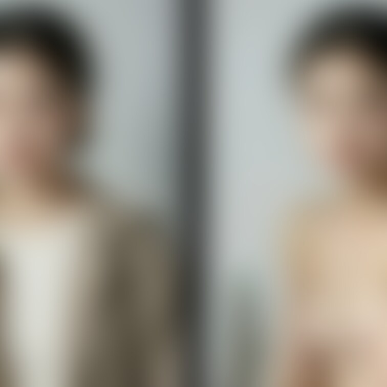 着衣と脱衣を並べた画像です。画像№1117