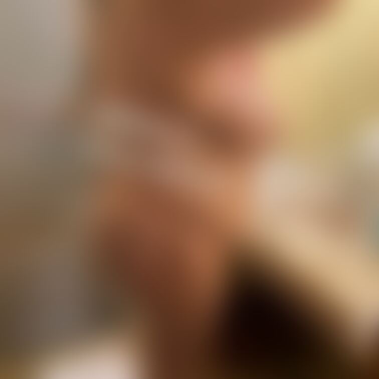 横から巨乳分かるでしょ。