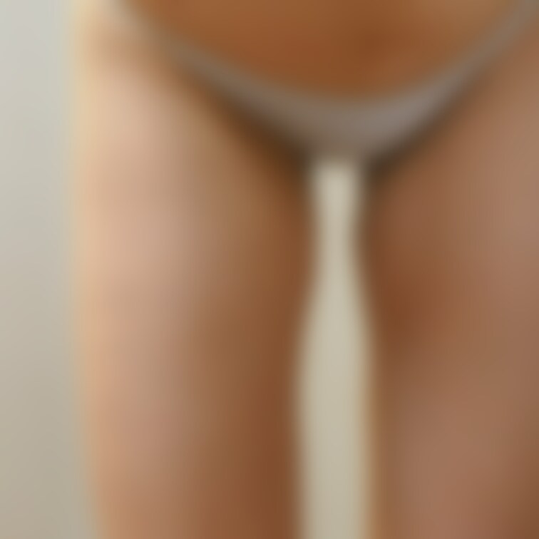 小さなパンツを履いてストレッチをしたら
アップ過ぎてしまった(笑)

お正月だしお試しプランで動画を投稿！
何や