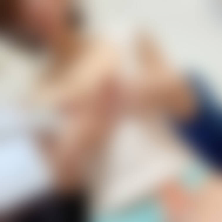 おっぱい見せつけてたら
もう…我慢できなくて乳首くりくり、、
んんんんー…むらむら…