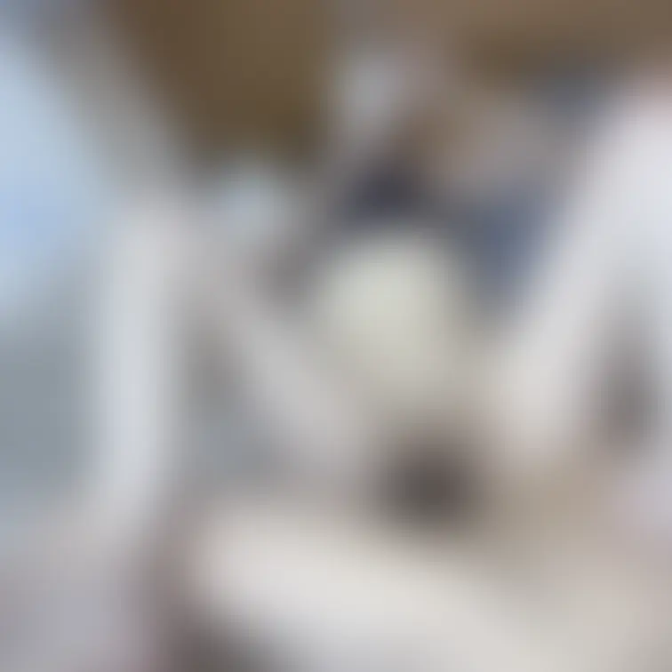 大事な、L◯NE連絡をしてたのに📱
突然、脱がされて、大股開きさせられて、
ハメられちゃいました💦
うぅぅ、、あぅ