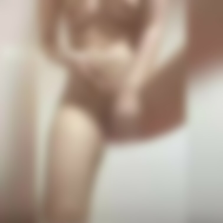 【潮吹き】いっぱい出たァ💓吸うやつで気持ちよくなって潮吹き💦下からアングル🔞

再投稿して欲しいとたくさん言われて
