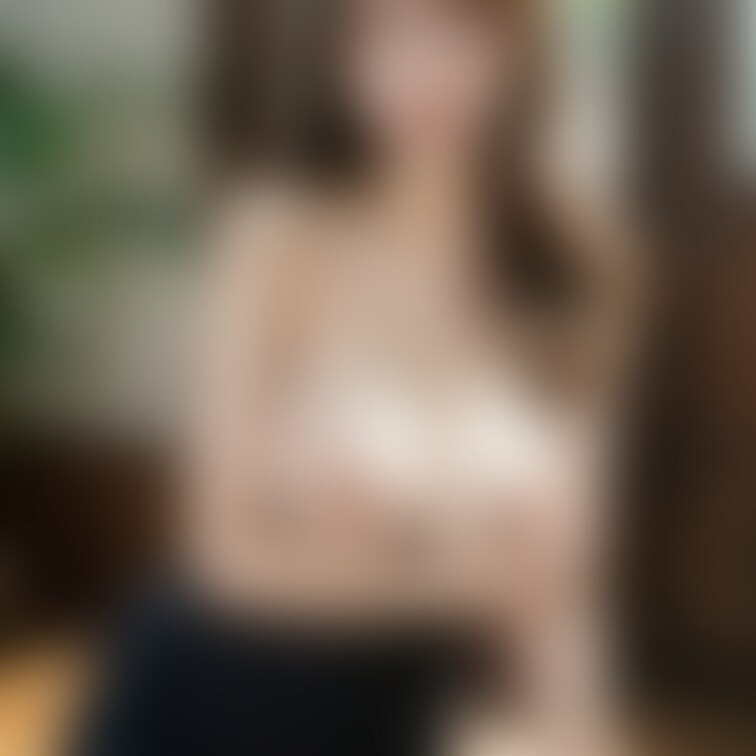 今回のテーマは『チャイナドレス』‼️
えちえちのチャイナドレスからはみ出る爆乳と、ガッツリM字開脚をお楽しみください🥰