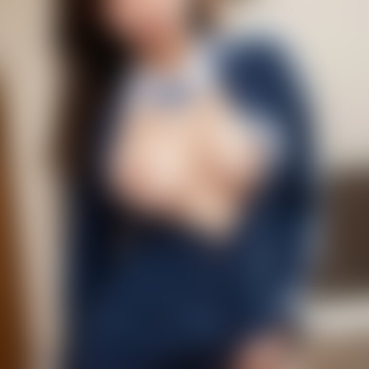 おっぱいとパンツを見せてくれる美少女