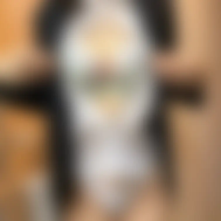 本日の出勤コーデは透け透けパンツだよ♡
アップにすると毛がうっすらと…??
あと排卵日前なのか、よく濡れてます。