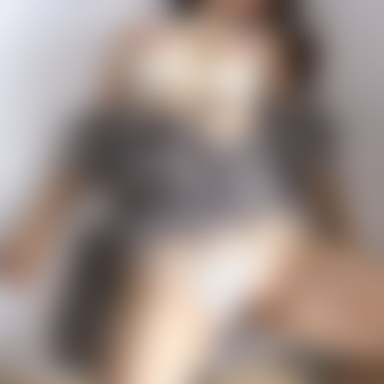人妻のくぱぁ💕
見たいですか？
りこは見られたいです…💖