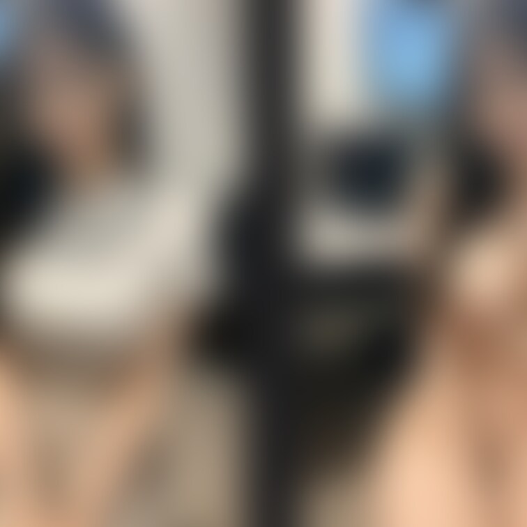 着衣と脱衣を並べた画像です。画像№531