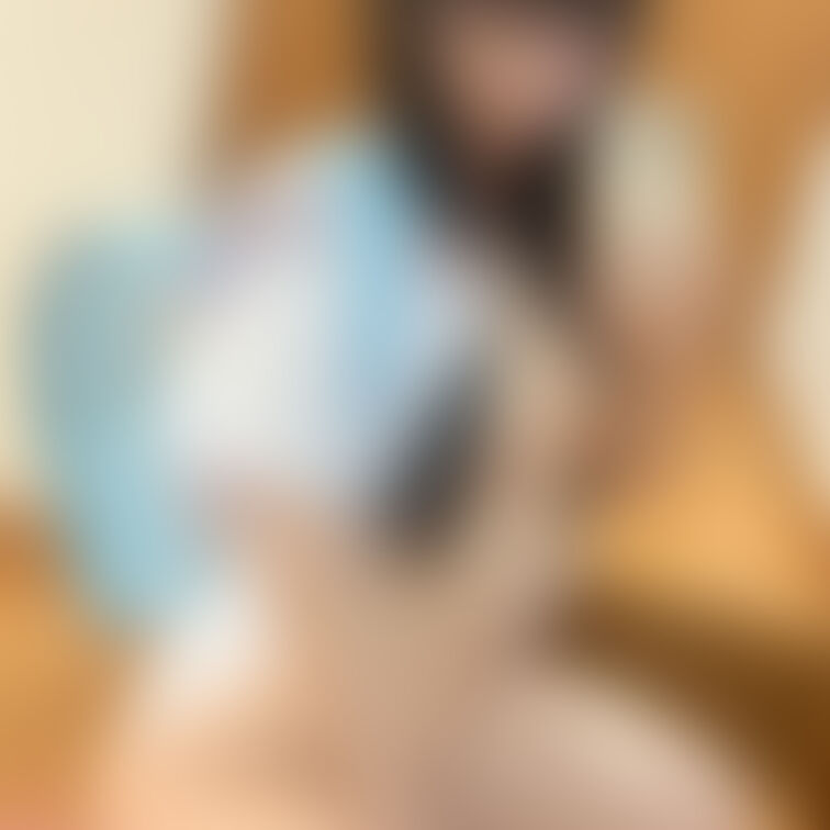 夏服！

制服で暖色の差し色って珍しい気がします

可愛い制服きたかもめに燃え上がっちゃうかもLove心……