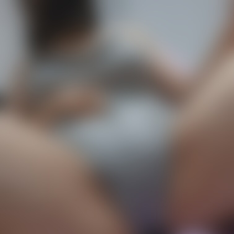 むちむちルームウエアでおまんこむにってしてる写真…💗

いいねしてねっ！！

おまんこはみ出ちゃいましたっ！！🫠