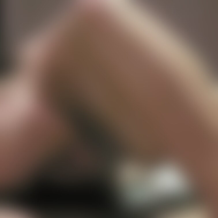 陰キャ女子ゆきちゃんのフェラ。
相当、フェラが好きなようで延々と舐め続けるエロ女子です。