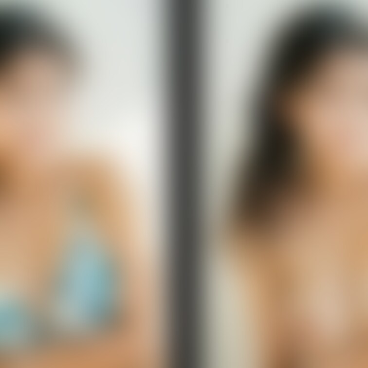 着衣と脱衣を並べた画像です。画像№813