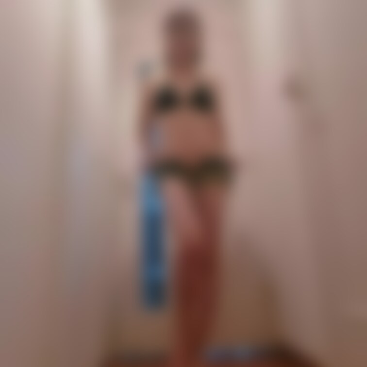 サイズ合っていない
ショートパンツを履くと
こうなる🤣
お尻、出てますよね😅
ペンペンしちゃって✋