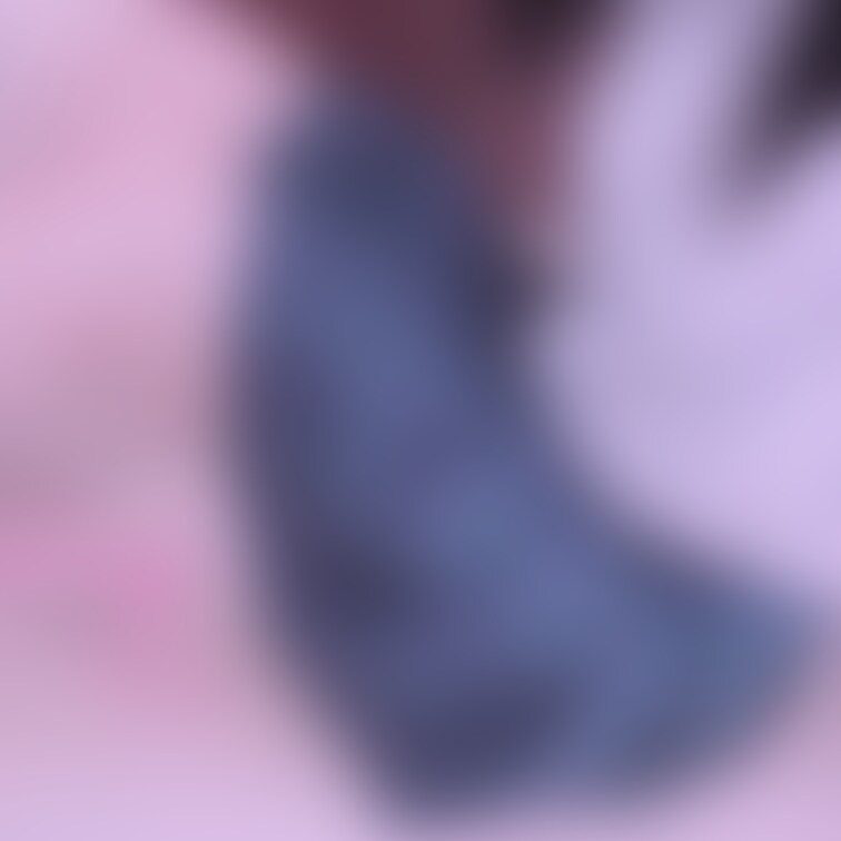 退学した友達から貰った制服が可愛すぎる〜😌
ぱんちら♡
