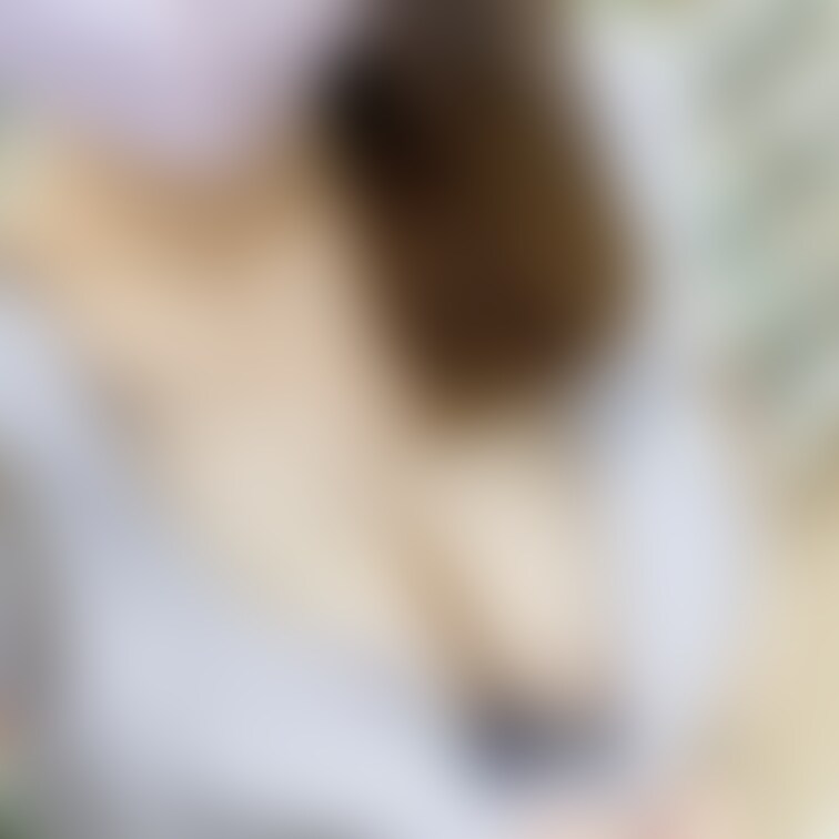 男性がいるのにコンビニで...
もし後ろを振り向いて丸出しの子がいたらどうしたいですか？^^✨