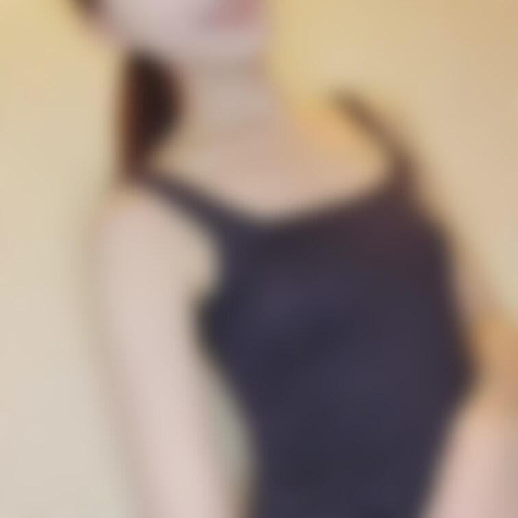 スポーティなお下着😃💕
お部屋で誘惑しちゃっても良いですか？😏💕