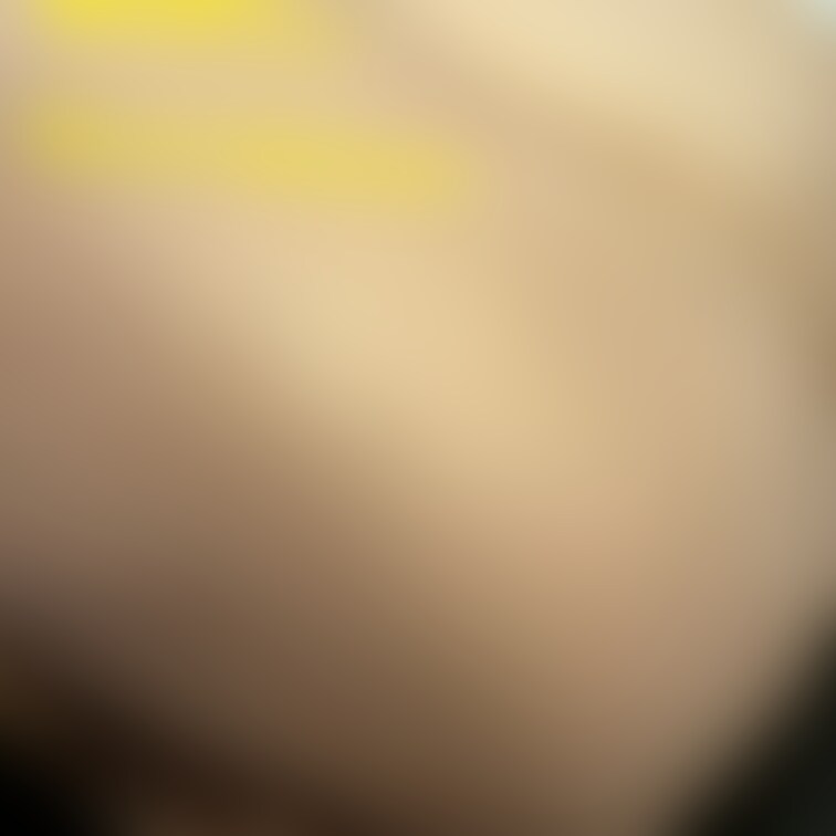 お尻触って