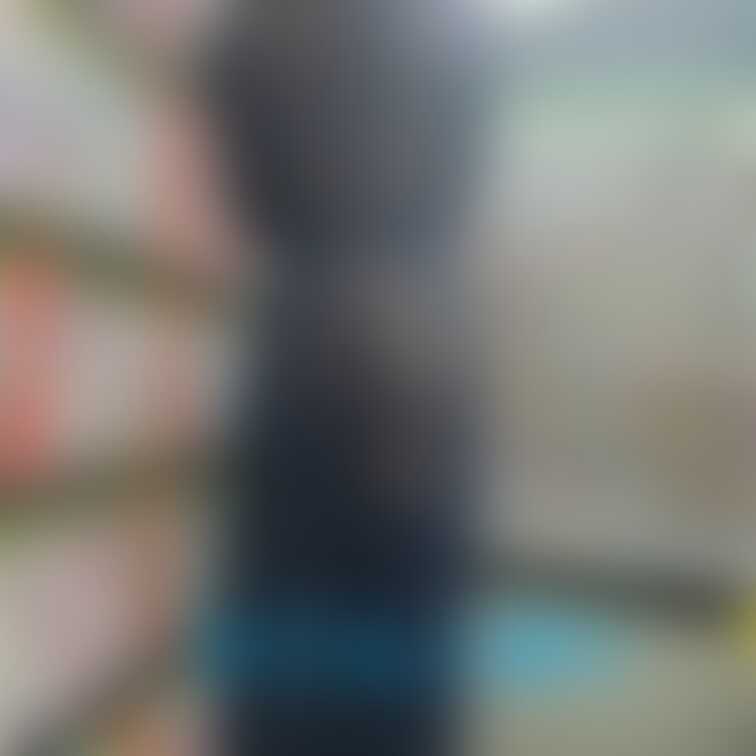 先日の試写室の写真です!!
下着無しでも透け透けワンピでDVDフロアーに行きました!!