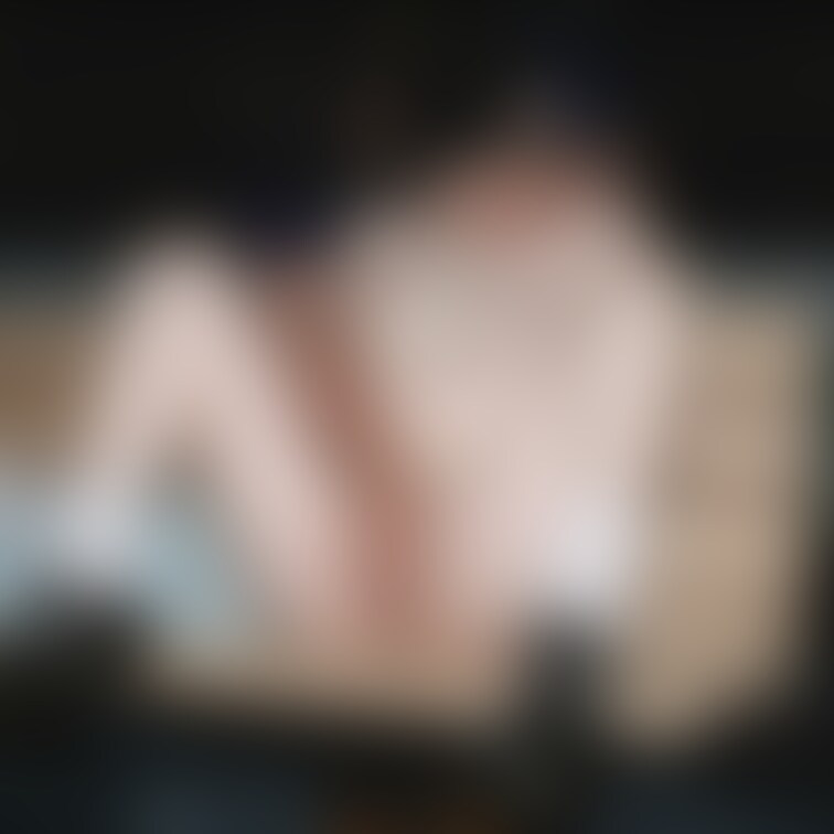 お外で縛られてお手伝いしてくれたおじさまたちに見てもらいました🥺
映ってないけど目の前に３人いて恥ずかしかったな…♡