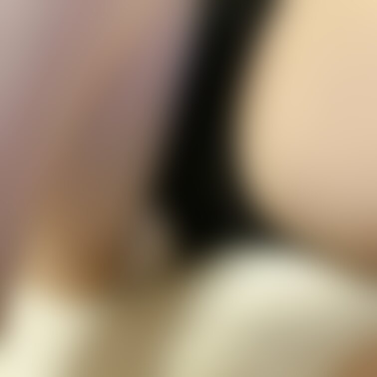 リビングで寝落ちしたところをイタズラするのが旦那さんの日課らしいです。