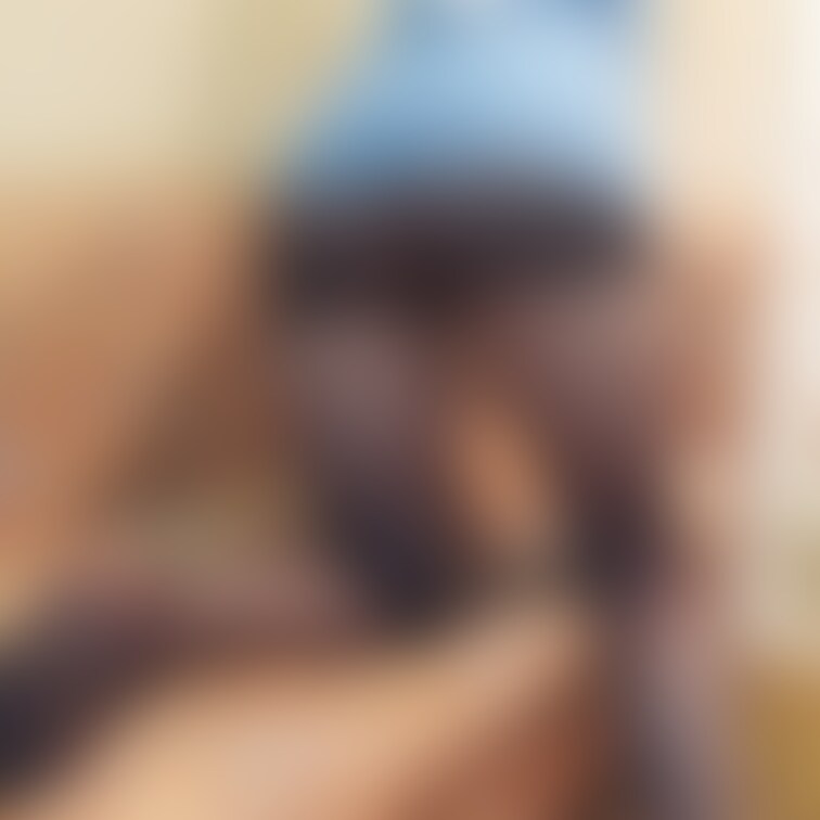 パンストフェチの皆様への写真です。
黒パンスト✕サルートの組み合わせです