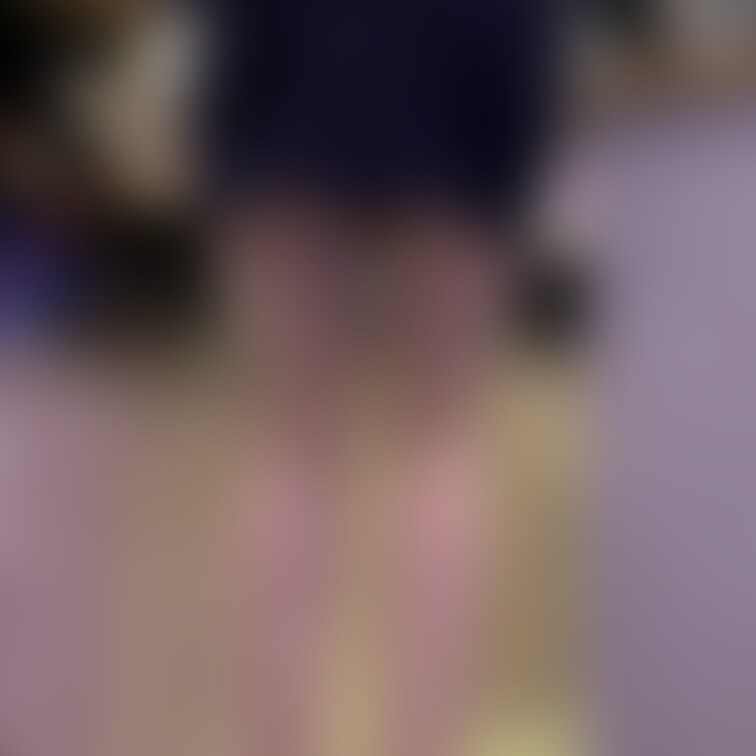 ミニスカスーツパンストOLです!
こんなにお尻を突き出して誘ってくるので、この日はスーツを着せたまま、ストッキングを破