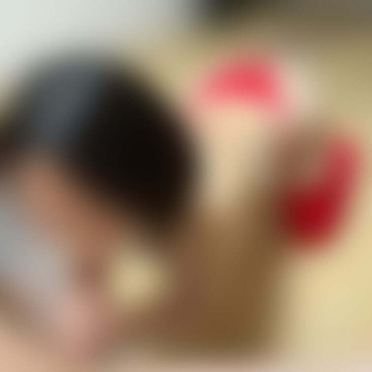  今日のお相手はチンカスがたくさんついていて匂いもきつくて頭がくらくらしちゃいました.....でもちん媚びフェラ止められ