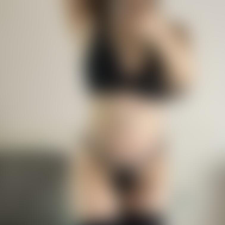 全身自撮りと、ギャルピース✌🏻💖
パンティずらしてM字開脚のくぱぁなど💗
鏡越しに下着つけていく動画→ https: