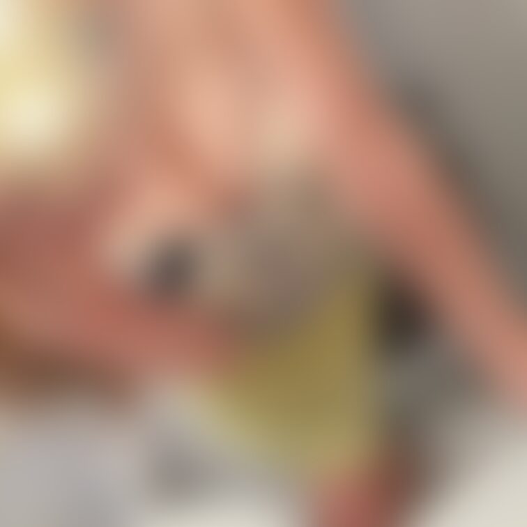 
パフパフ♡
挟まれたい人はいますか？

金曜おつかれさまでしたん🫠🤍

