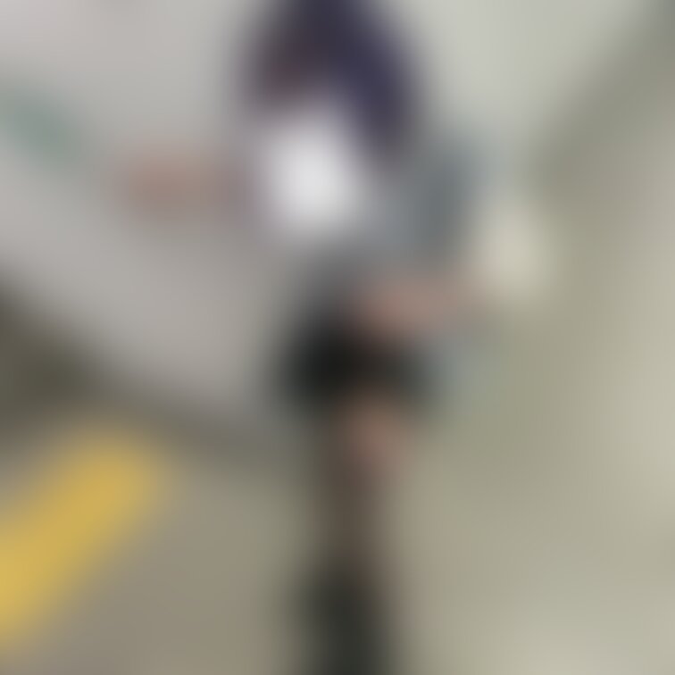 ピンクローター挿れたままおでかけしてきた🥹
この写真だと見れないけど落書きもしてあるのスカートでギリギリ見えないくらい