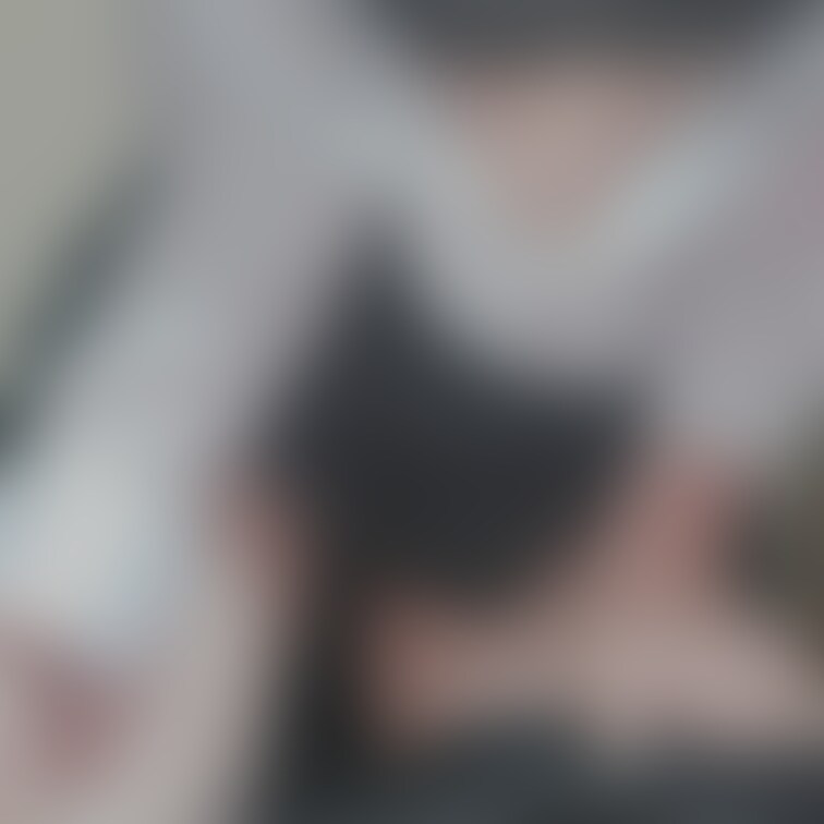 着替え中…(*'-'*///)❤見られると恥ずかしい…(*ﾉдﾉ)ﾃﾚｯ❤