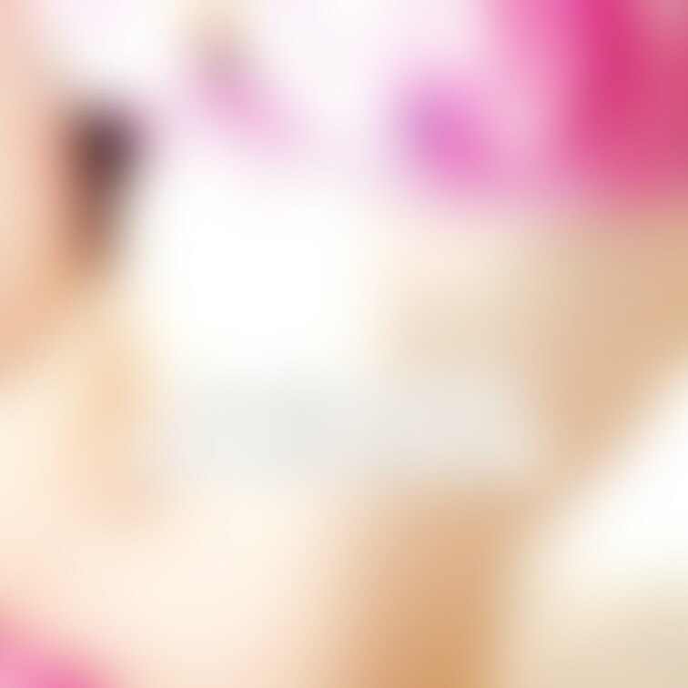 ピンクの下着だよ。
少し乳りん見えたかも💦
