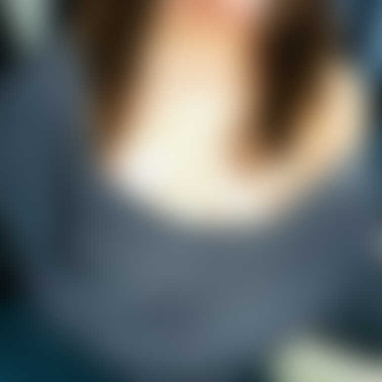 ロンTアレンジ✨️
胸はマフラーて隠せば良いですよね