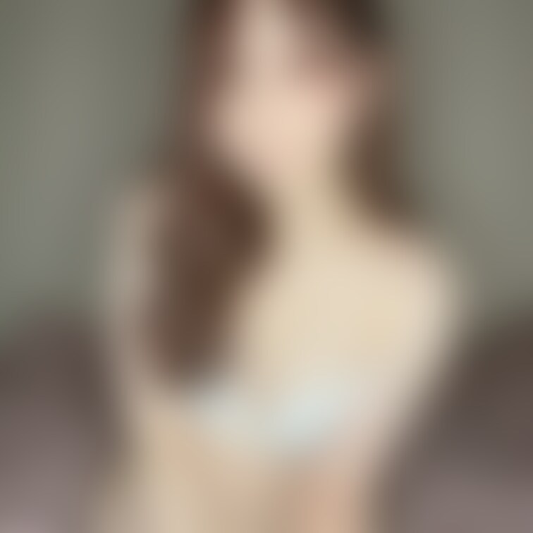 脱いだらすごいよ…?♡
なんて言ってみたい😉
肌柔らかくてくっついてるだけでも気持ちいいって言われる♡