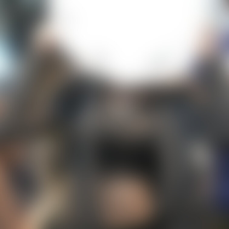 今からまにあ動画送ります☺️
いつもはワンピースとか清楚系着てるんですが、ごく稀にイベント会場の雰囲気に合わせて
こ