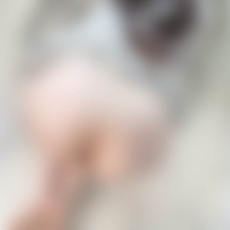 🌟無し♡

ワンピースの中ノーパンだと
開放感あって気持ちいい💓

デートする時は
エッチな下着身につけてる