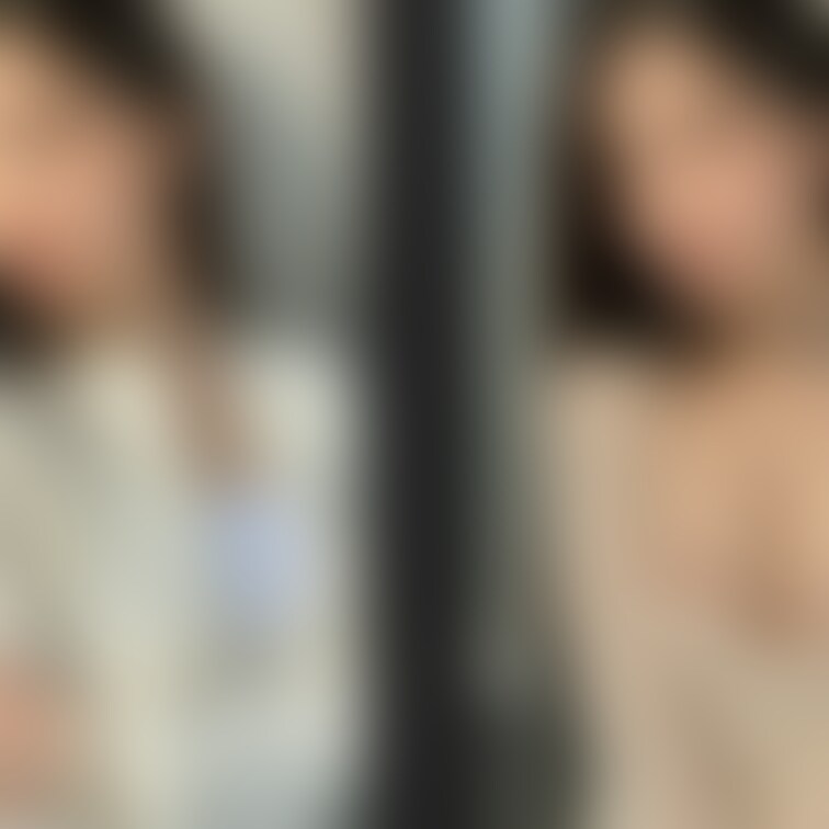 着衣と脱衣を並べた画像です。画像№66