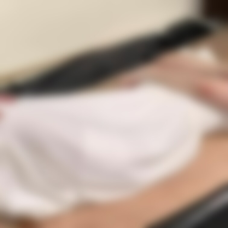 ゴン攻めハメ撮り生SEX個人撮影★1
超敏感な女の子をおっぱいからいじってキス。
これだけでも腰が浮いちゃうほど感じ