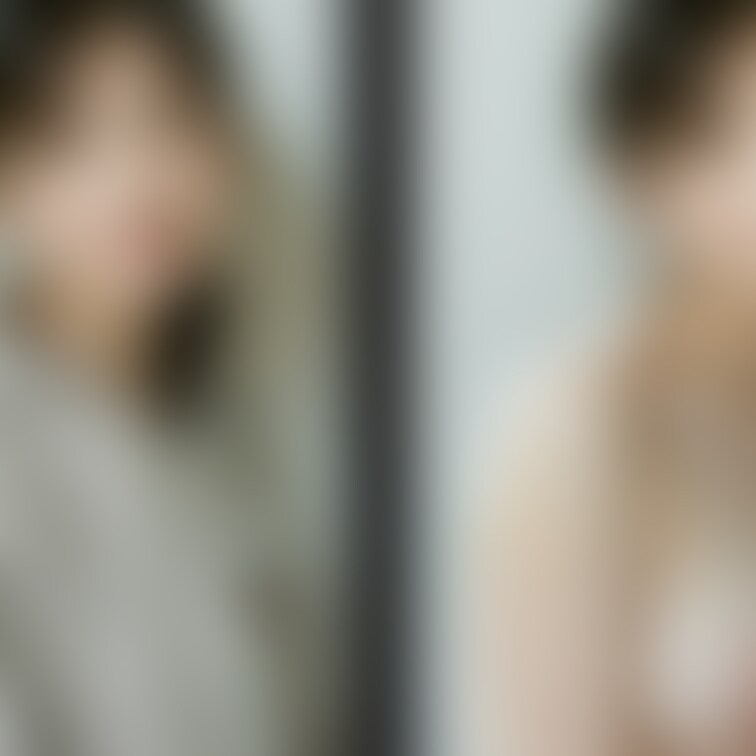 着衣と脱衣を並べた画像です。画像№937