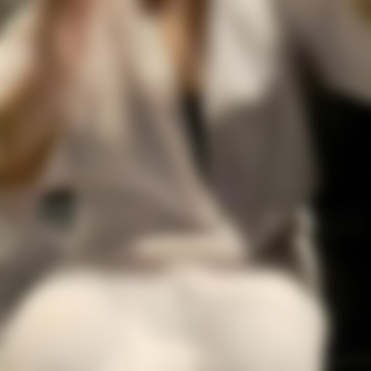 Ｇカップのおっぱいにオイルを塗ってから乳首責めと耳責めをたくさんしてきました

