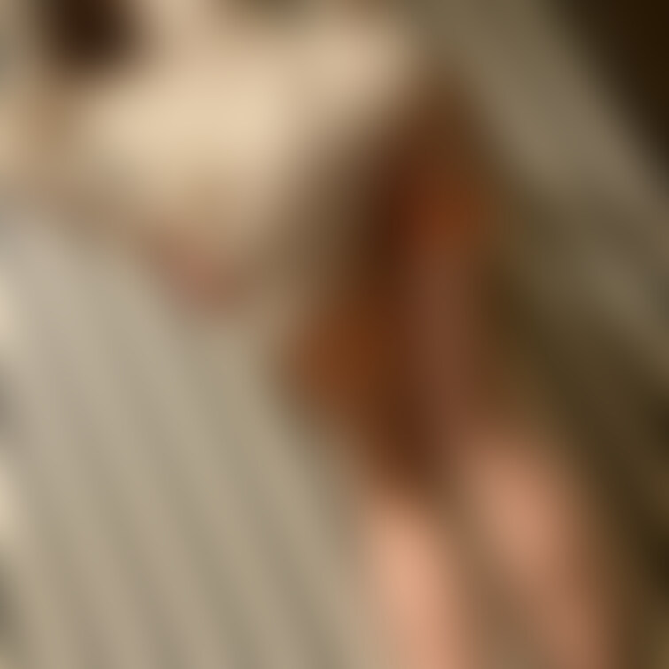 カメラ📸を前に
あれこれ要望を聞いてくれて
それにノリノリで応えてくれる
肉棒大好き人妻かえで💓

お尻を触る