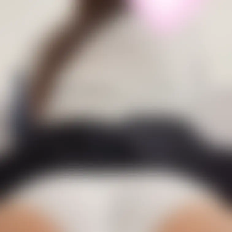 MyFansのえちえちプラン加入者限定で8/8(金)19時に恥ずかしいけど
制服姿のままベッドの上で大きな電マを使って