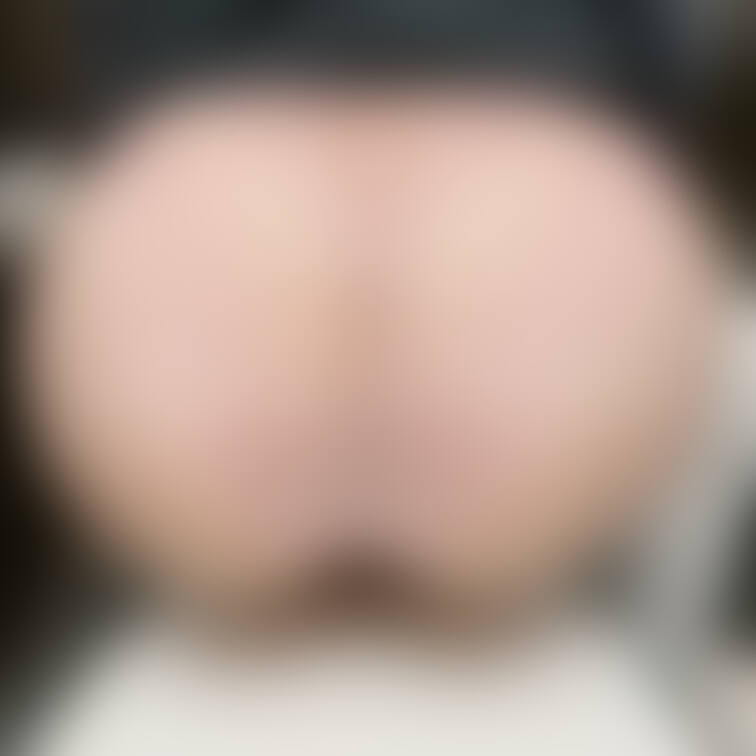 今日も今日とて大きな🍑をお届けっ🐰
あんまり履かない色味なので違和感しかありません😂

巨尻+膨張色…っ