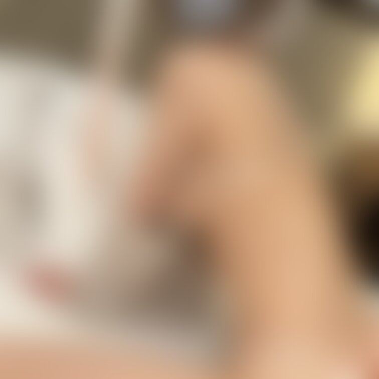 こんばんは…ましろだよ🌙
今夜はいっぱいえちえちしたい気分…💗✨
ドキドキが止まらなくて、もっと近く