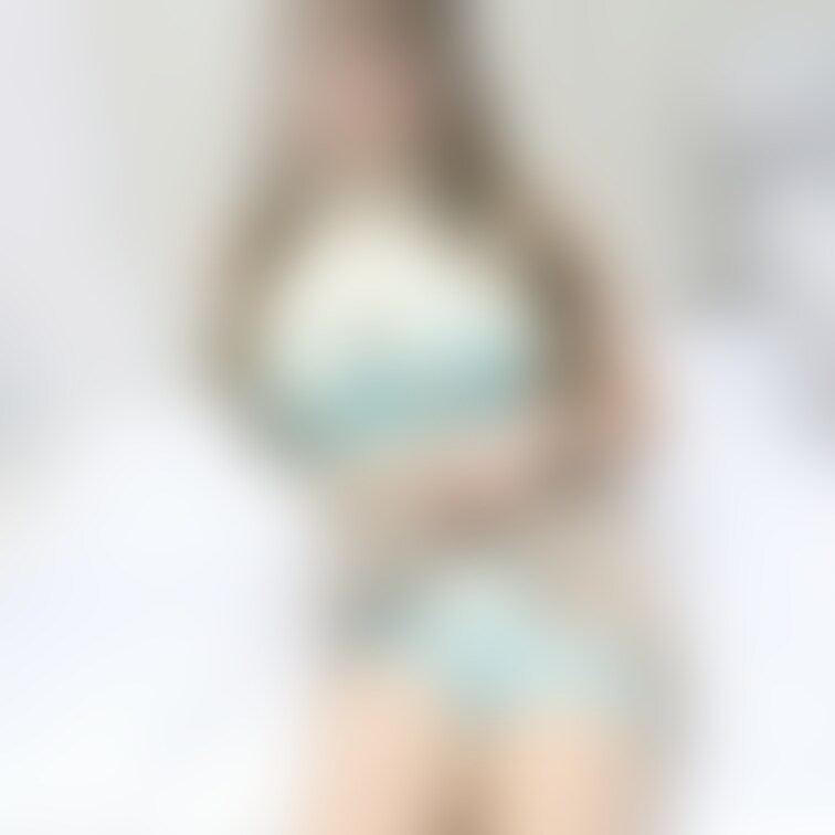 過去作!!高画質一眼レフ撮影/TバックずらしてバックポーズやM字開脚♡💋
もっと過激なまんぐり返しポーズは→ http