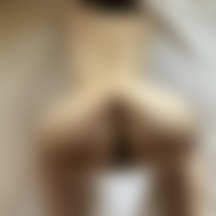 クリンです💖
かなり恥ずかしいですけどチンチがアップしてしまいました💦💦💦
『クビレを鷲づかみにしてバックでおかして