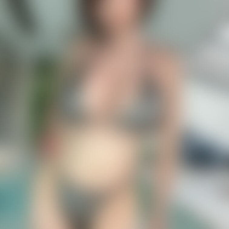 「シルバーのマイクロビキニ姿…そして爆乳が露わに…」

オリジナルサイズ画像


※初公開日から一か月経過した