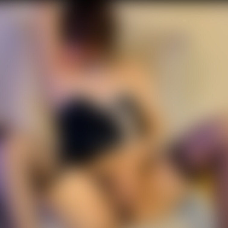 自分のワキ舐めながら勃起誘発してくる嫁…🤤